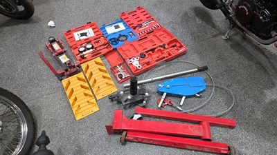 Lot 783 - WORKSHOP TOOLS AND TROLLEY JACK