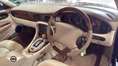 Lot 276 - 2001 JAGUAR SOVEREIGN V8 AUTO