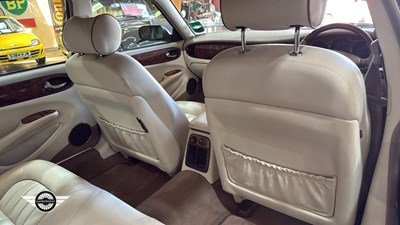 Lot 276 - 2001 JAGUAR SOVEREIGN V8 AUTO