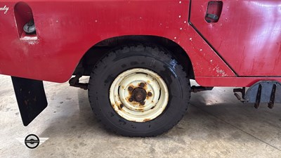 Lot 320 - 1982 LAND ROVER 109" - 4 CYL