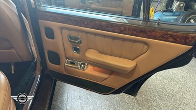 Lot 323 - 1995 BENTLEY TURBO R AUTO