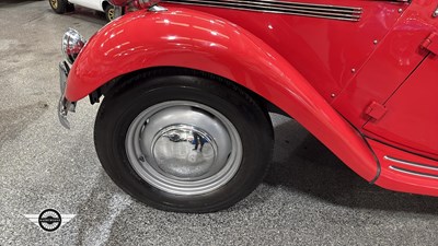 Lot 470 - 1953 SINGER