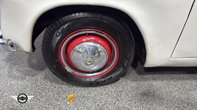 Lot 668 - 1961 SINGER