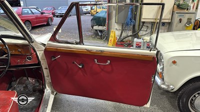 Lot 668 - 1961 SINGER