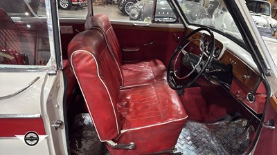 Lot 668 - 1961 SINGER
