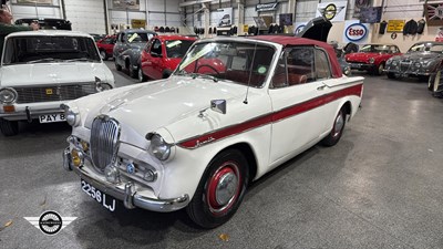 Lot 668 - 1961 SINGER