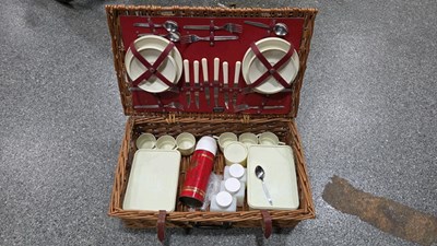 Lot 269 - SIRRAM WICKER PICNIC BASKET