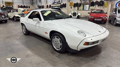 Lot 638 - 1984 PORSCHE 928 S AUTO