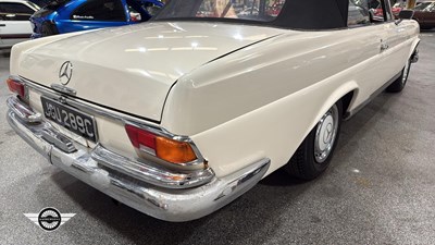 Lot 270 - 1965 MERCEDES