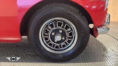 Lot 42 - 1974 MG B GT V8