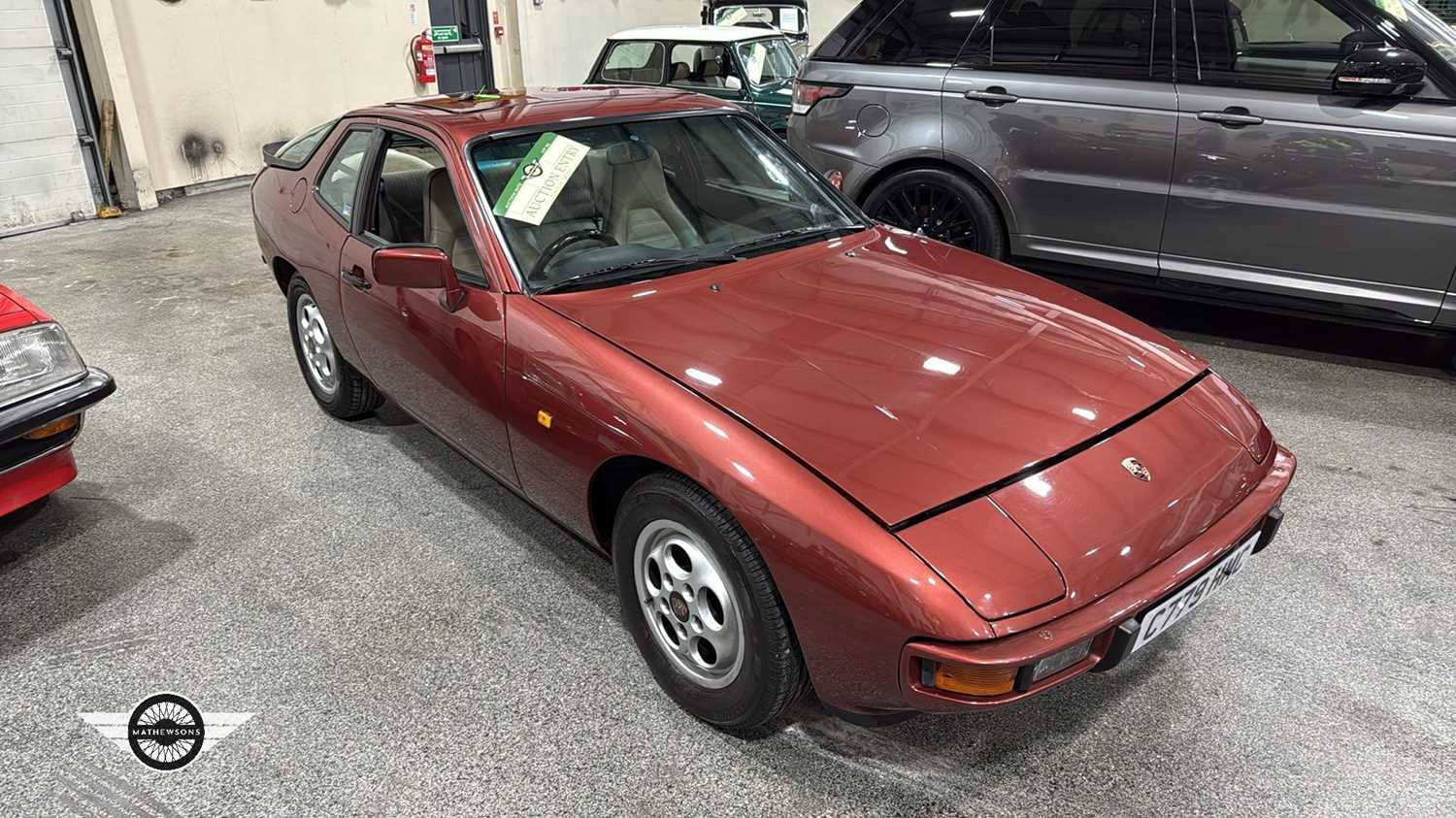 Lot 512 - 1986 PORSCHE 924 AUTO