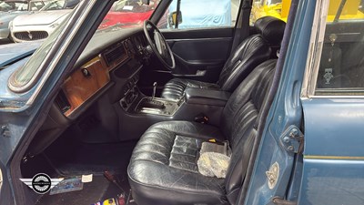 Lot 8 - 1978 DAIMLER SOVEREIGN 4.2 LWB AUTO