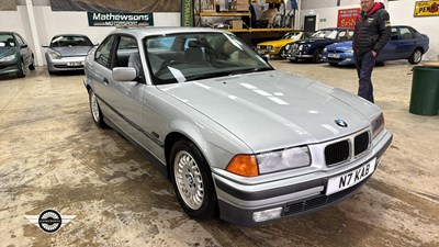 Lot 28 - 1995 BMW 323I AUTO
