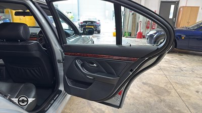 Lot 46 - 1998 BMW 523I SE AUTO