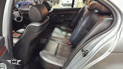 Lot 46 - 1998 BMW 523I SE AUTO
