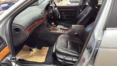 Lot 46 - 1998 BMW 523I SE AUTO