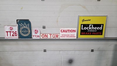 Lot 893 - SELECTION OF SIGNS