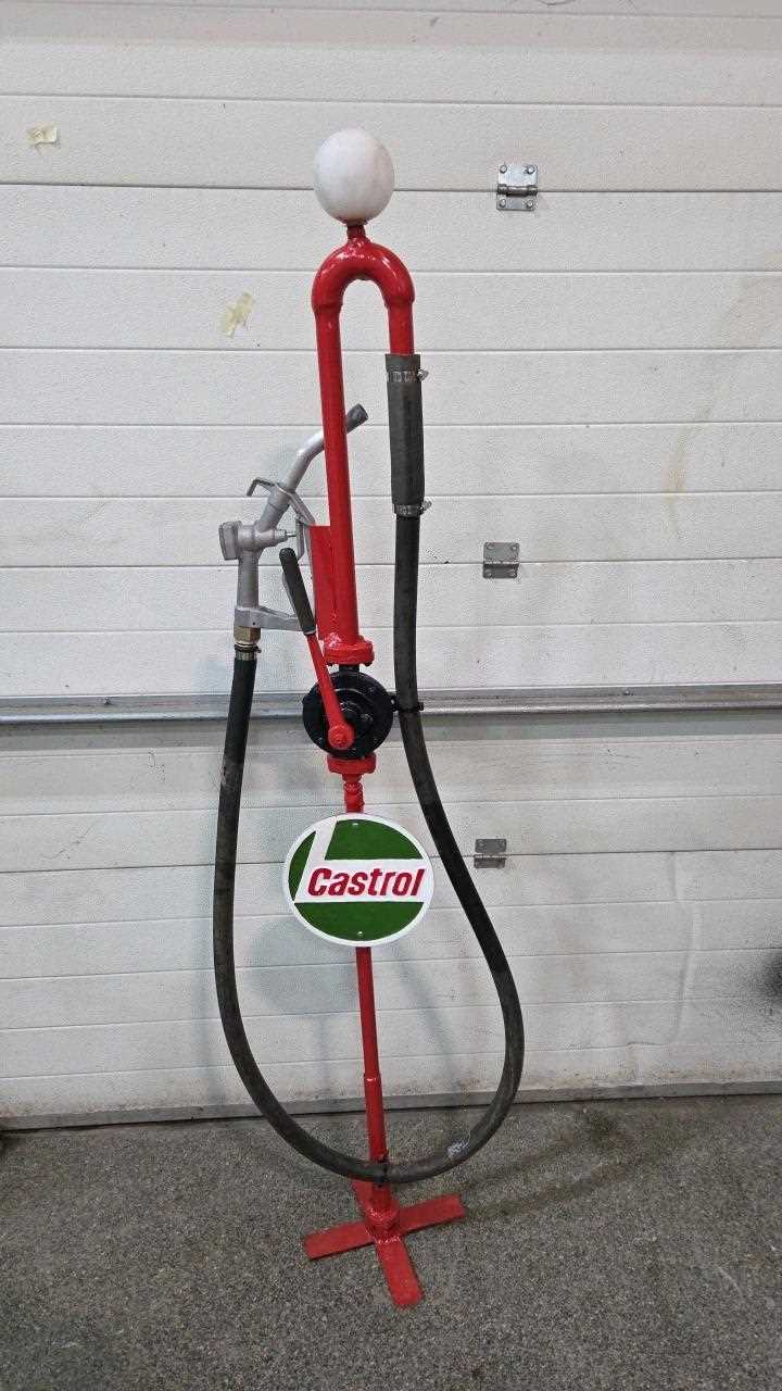 Lot 867 - REPRODUCTION HAND PUMP