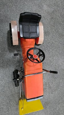 Lot 423 - CHILD'S MASSEY FERGUSON PEDAL TRACTOR