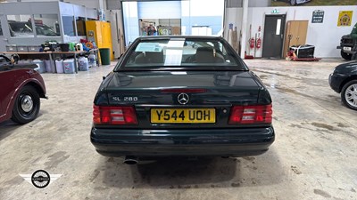Lot 234 - 2001 MERCEDES SL280 AUTO - V6 DESIGNO