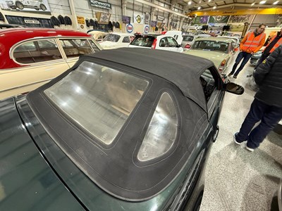Lot 234 - 2001 MERCEDES SL280 AUTO - V6 DESIGNO