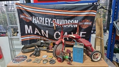 Lot 885 - RADIO FLYER 3 WHEEL TRIKE & ASSORTED MEMORABILIA