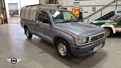 Lot 498 - 2001 TOYOTA HILUX 2.4D 2WD
