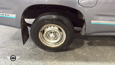 Lot 498 - 2001 TOYOTA HILUX 2.4D 2WD
