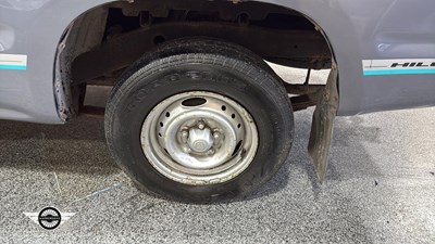 Lot 498 - 2001 TOYOTA HILUX 2.4D 2WD