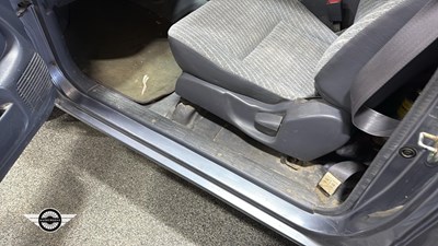 Lot 498 - 2001 TOYOTA HILUX 2.4D 2WD