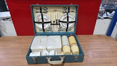 Lot 289 - SIRRAM PICNIC SET