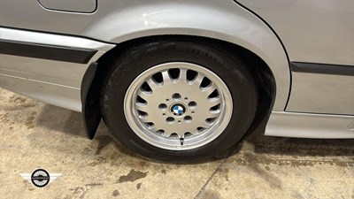 Lot 554 - 1996 BMW 320 I SE AUTO