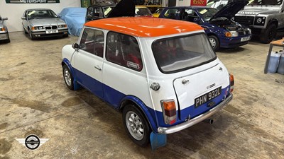 Lot 792 - 1971 AUSTIN MINI 1000