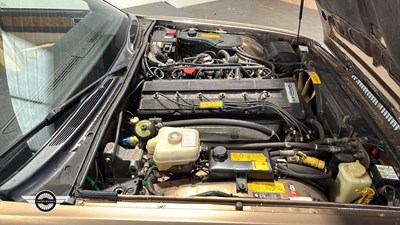 Lot 32 - 1990 DAIMLER 4.0 AUTO