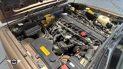 Lot 32 - 1990 DAIMLER 4.0 AUTO