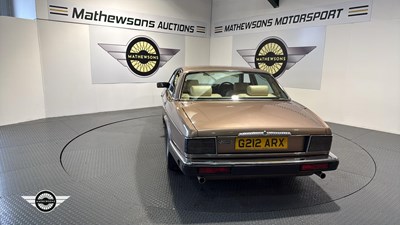 Lot 32 - 1990 DAIMLER 4.0 AUTO