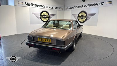 Lot 32 - 1990 DAIMLER 4.0 AUTO