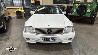 Lot 856 - 1995 MERCEDES SL280 AUTO