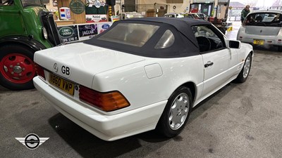 Lot 856 - 1995 MERCEDES SL280 AUTO