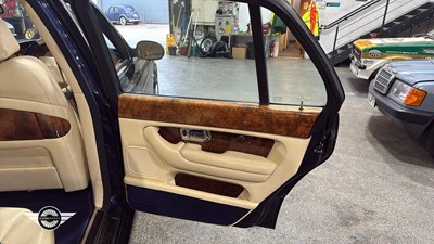 Lot 886 - 1999 BENTLEY ARNAGE AUTO