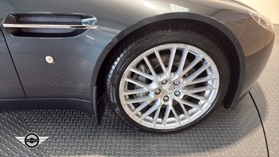 Lot 48 - 2009 ASTON MARTIN VANTAGE V8 AUTO