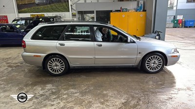 Lot 102 - 2003 VOLVO V40 SE ESTATE