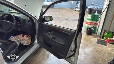 Lot 102 - 2003 VOLVO V40 SE ESTATE