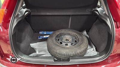 Lot 770 - 2004 FORD FOCUS GHIA