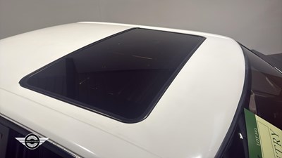Lot 70 - 1988 NISSAN BLUEBIRD EXECUTIVE I