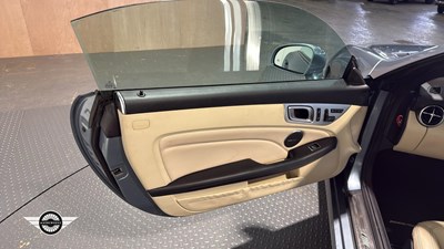 Lot 74 - 2013 MERCEDES-BENZ SLK55 AMG AUTO