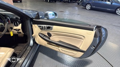 Lot 74 - 2013 MERCEDES-BENZ SLK55 AMG AUTO
