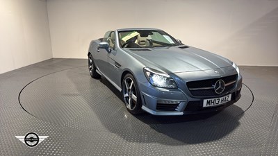 Lot 74 - 2013 MERCEDES-BENZ SLK55 AMG AUTO