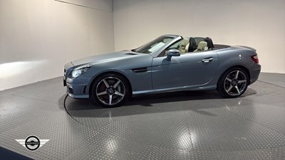 Lot 74 - 2013 MERCEDES-BENZ SLK55 AMG AUTO