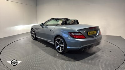 Lot 74 - 2013 MERCEDES-BENZ SLK55 AMG AUTO